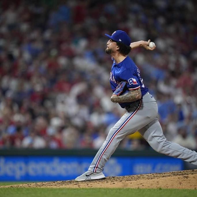Blue Jays get reliever Yerry Rodriguez for Josh Mollerus in trade with Rangers